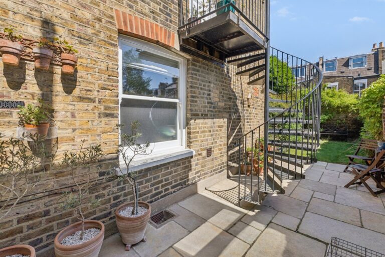 images of property on Rosedale Terrace