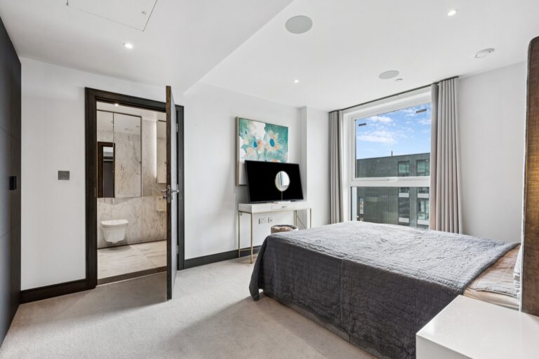images of property on Glenthorne Road