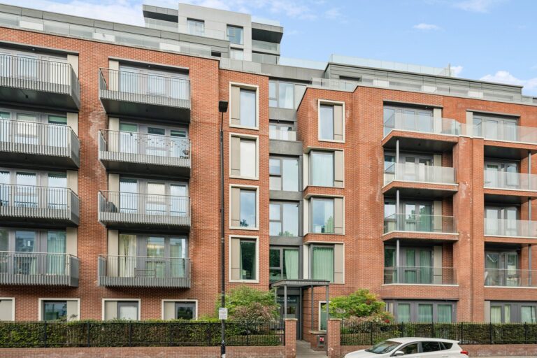 images of property on Glenthorne Road