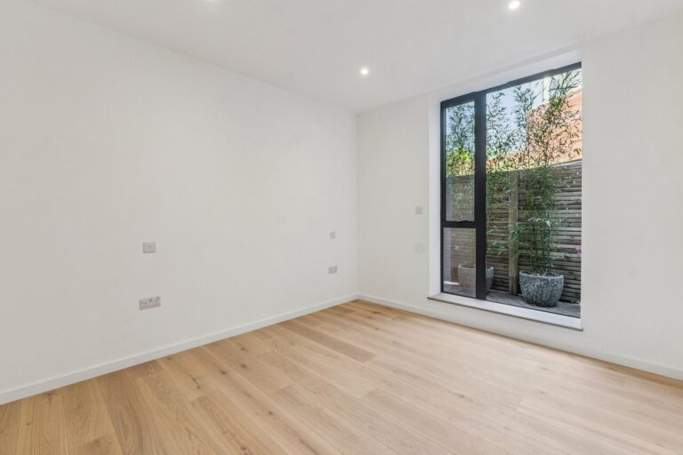 images of property on Jeddo Road