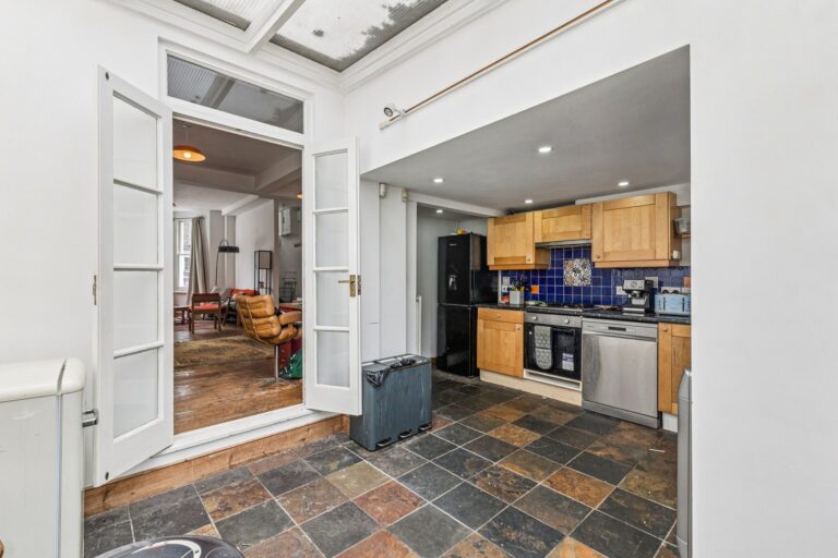 images of property on Carthew Road
