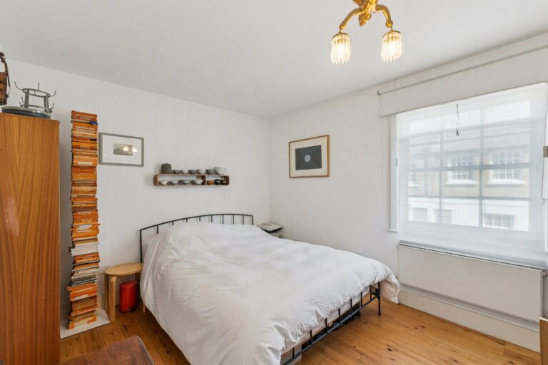 images of property on Cardross Street