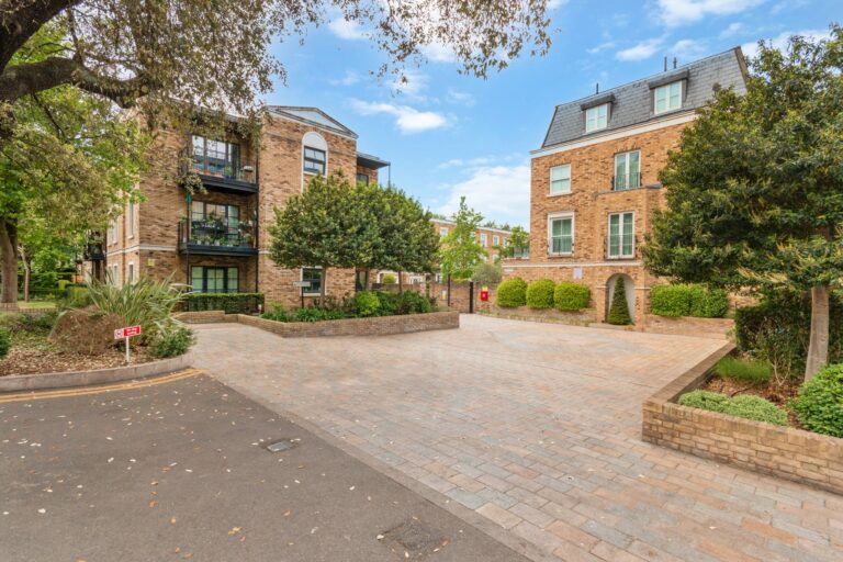 images of property on Chiswick Gate