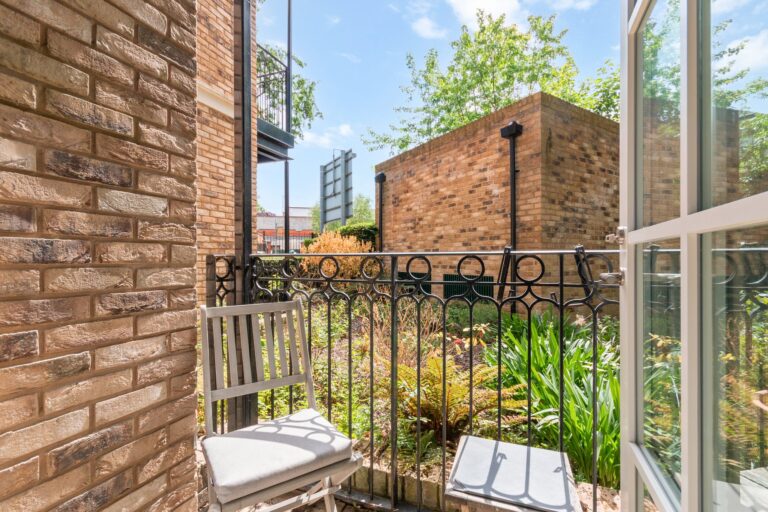 images of property on Chiswick Gate