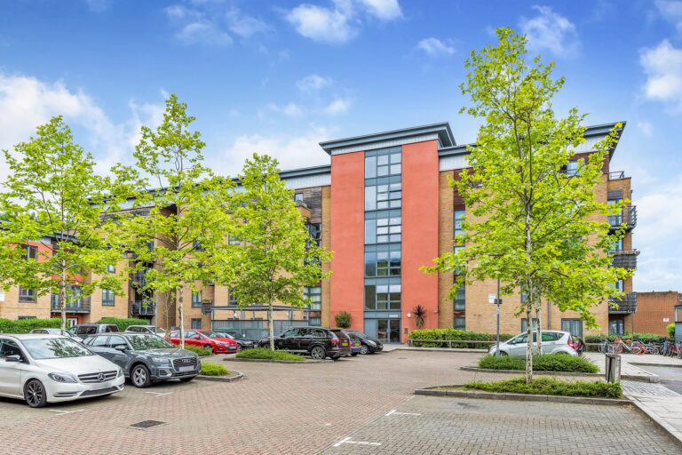 images of property on Invermead Close
