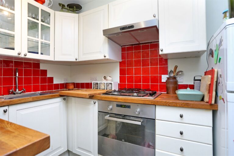 images of property on Raynham Road