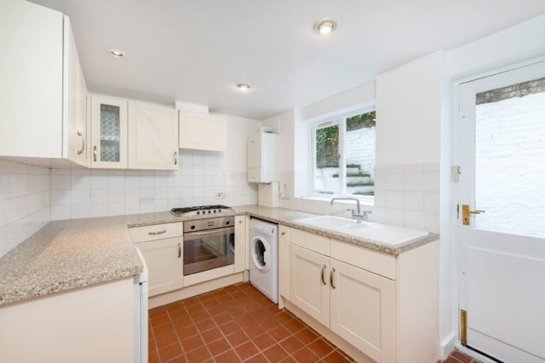 images of property on Dorville Crescent