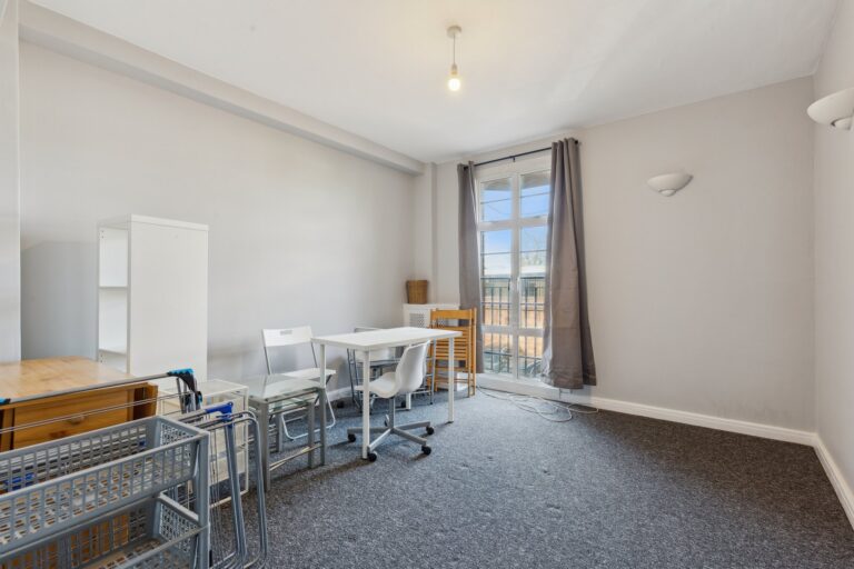 images of property on Hammersmith Road