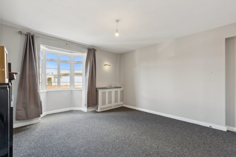 images of property on Hammersmith Road