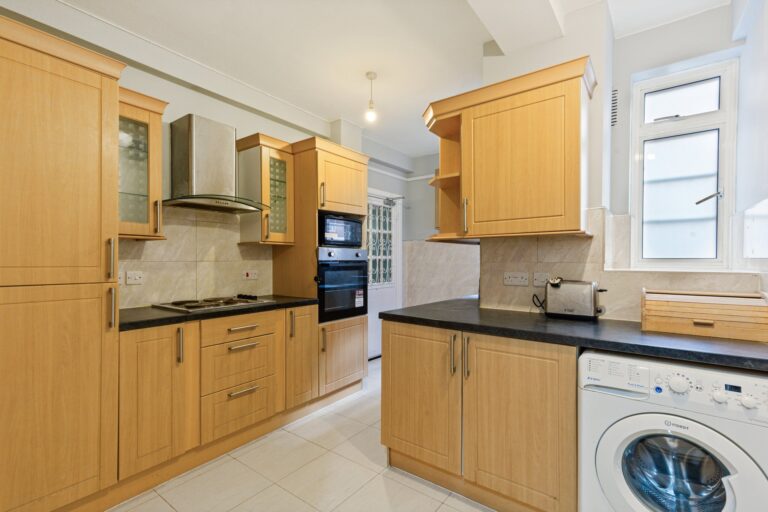 images of property on Hammersmith Road