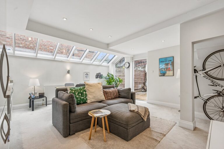 images of property on Parfrey Street