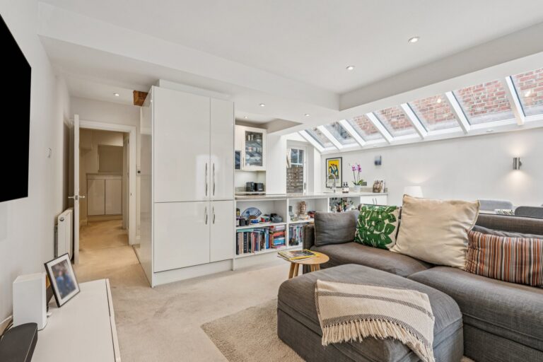 images of property on Parfrey Street