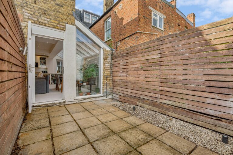 images of property on Parfrey Street