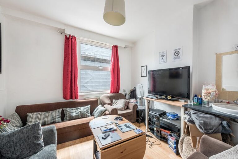images of property on King Street