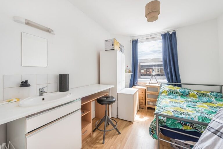 images of property on King Street