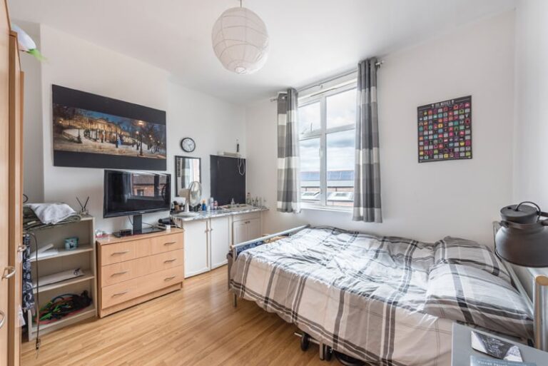 images of property on King Street