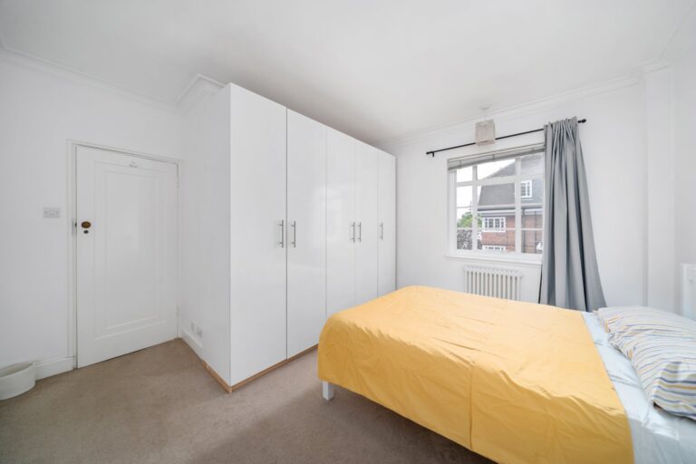 images of property on Sutton Court Road