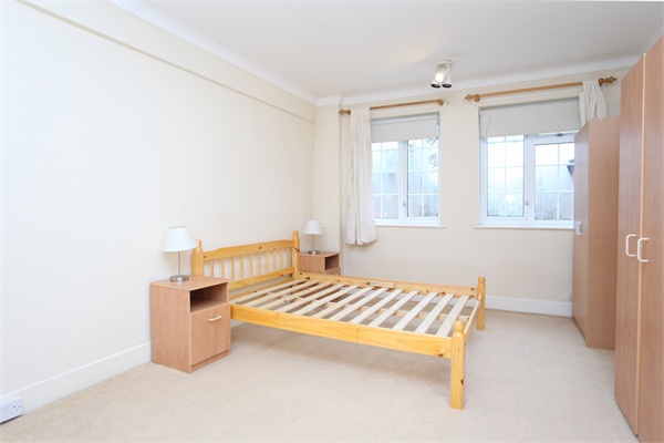 images of property on Goldhawk Road