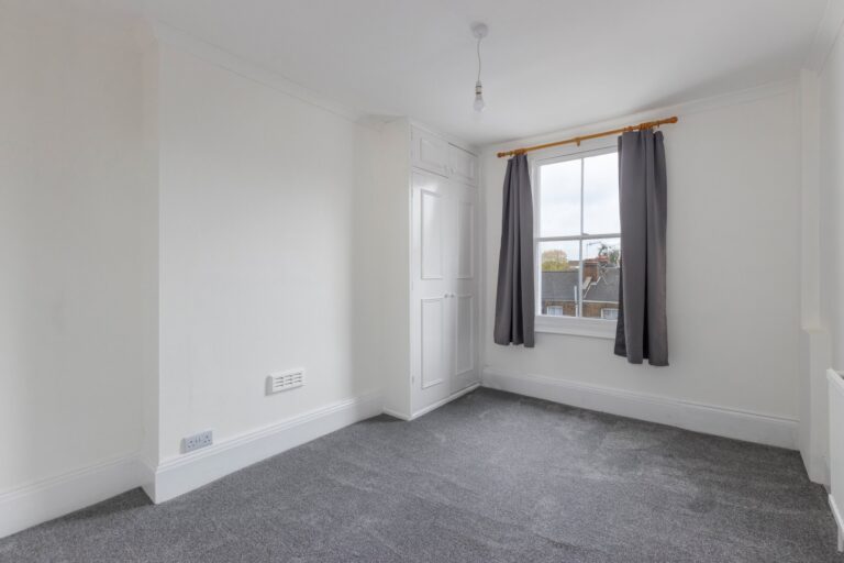 images of property on Bradmore Park Road