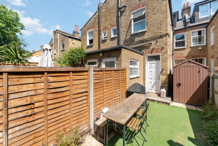 images of property on Southfield Road