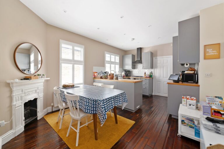 images of property on Southfield Road