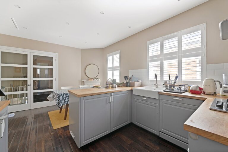 images of property on Southfield Road
