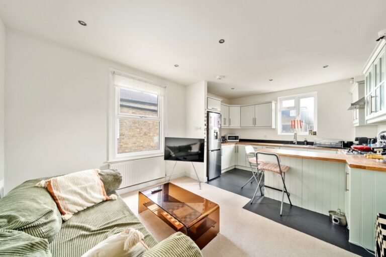 images of property on Valetta Road