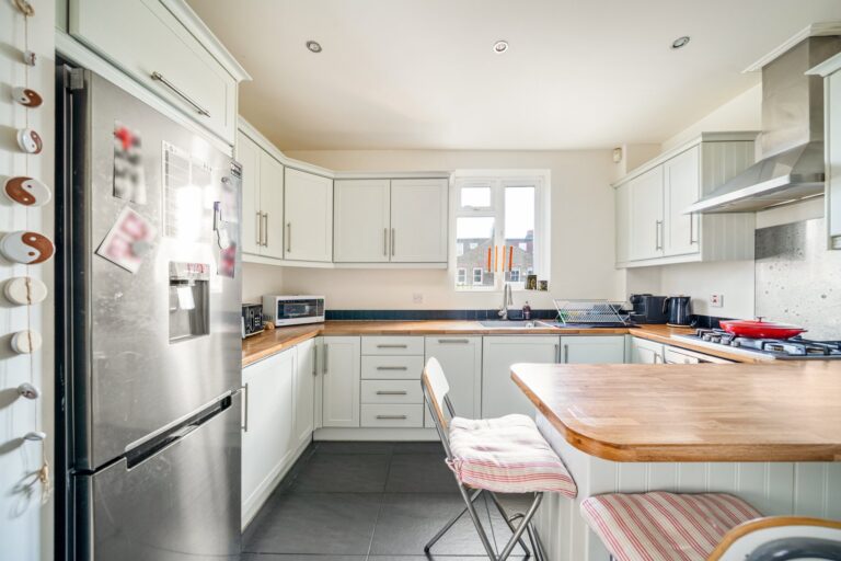 images of property on Valetta Road
