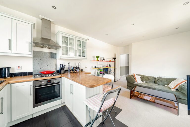 images of property on Valetta Road