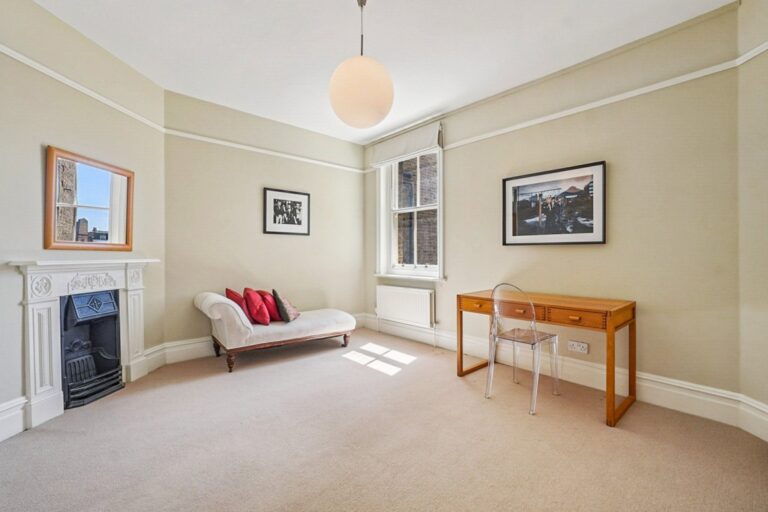 images of property on Hamlet Gardens
