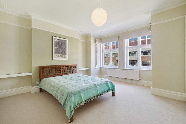 images of property on Hamlet Gardens