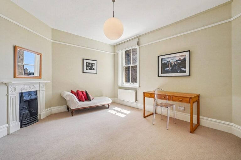 images of property on Hamlet Gardens