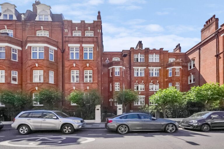 images of property on Hamlet Gardens