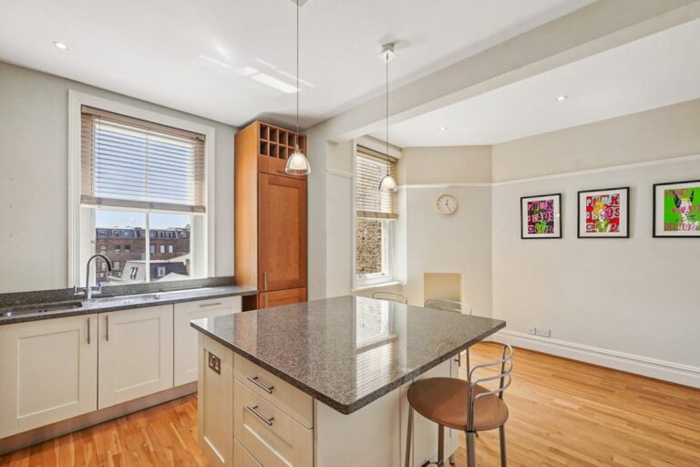 images of property on Hamlet Gardens