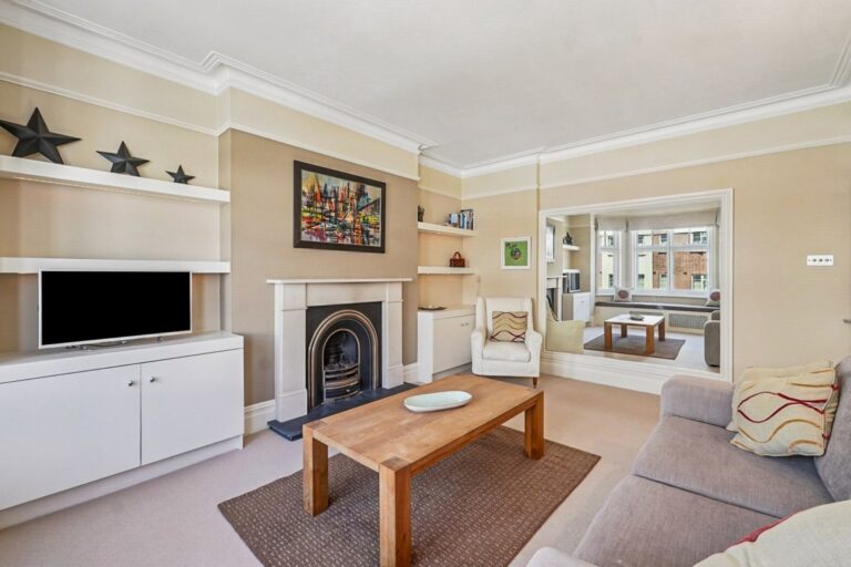 images of property on Hamlet Gardens