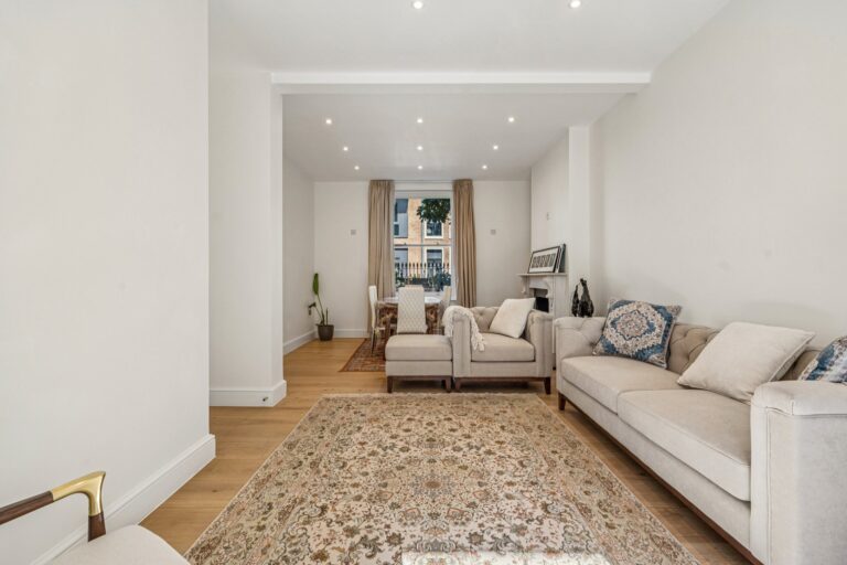 images of property on Leamore Street