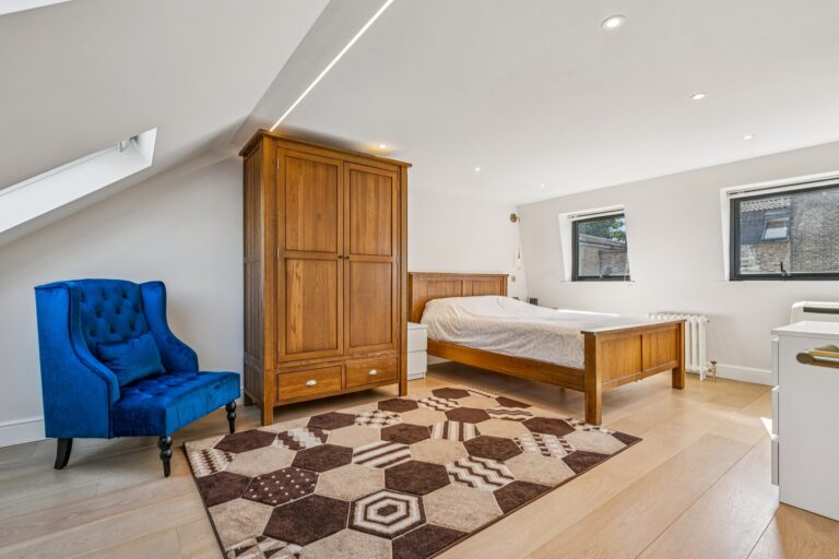 images of property on Leamore Street