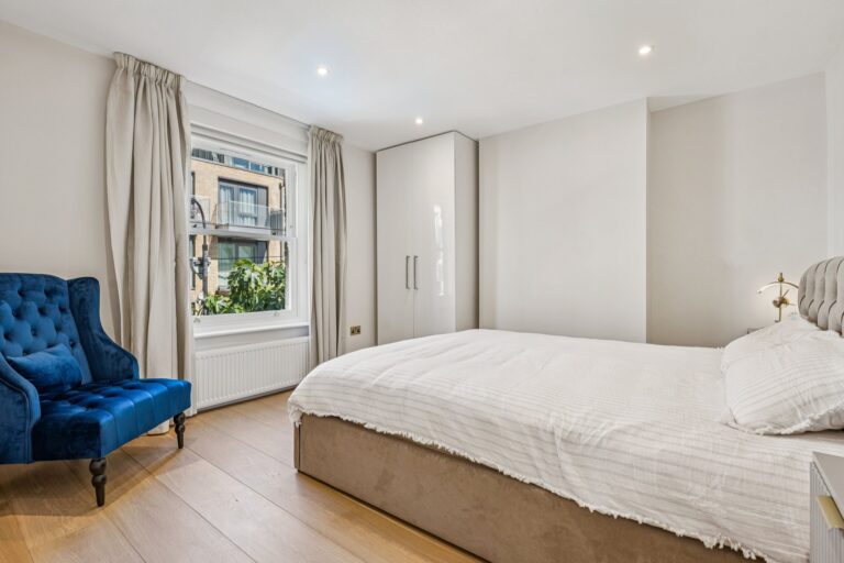 images of property on Leamore Street