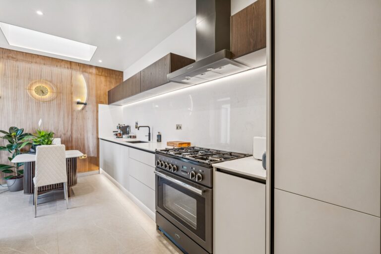 images of property on Leamore Street