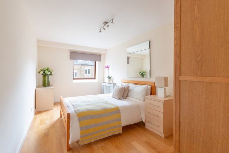 images of property on Glenthorne Road