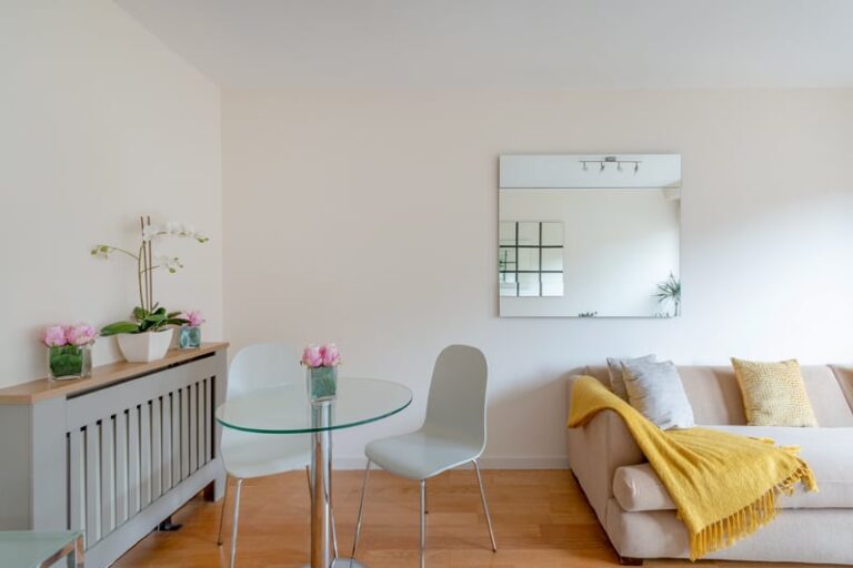 images of property on Glenthorne Road