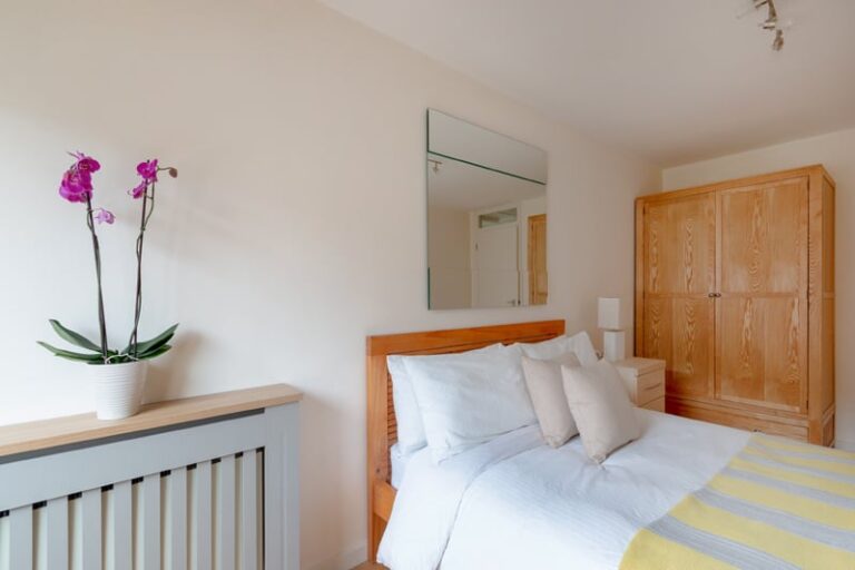 images of property on Glenthorne Road