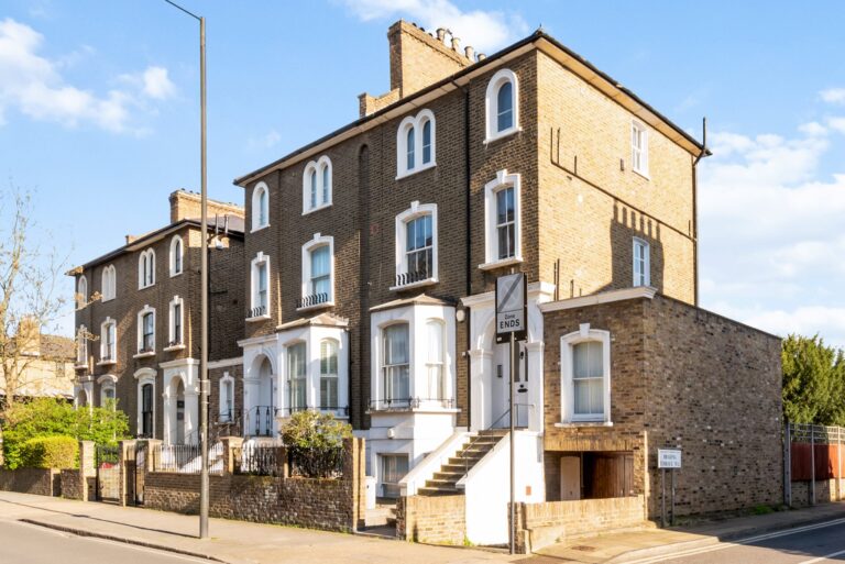 images of property on Goldhawk Road