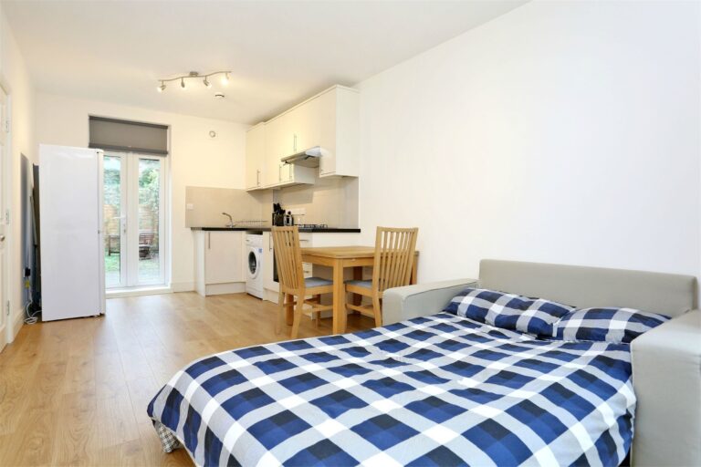 images of property on Cambridge Grove