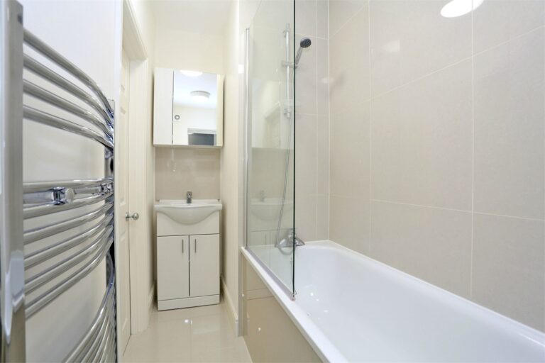 images of property on Cambridge Grove
