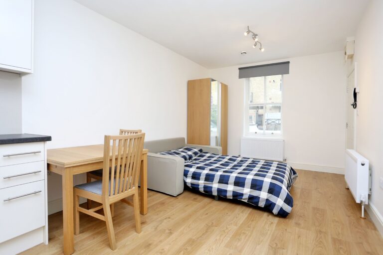 images of property on Cambridge Grove