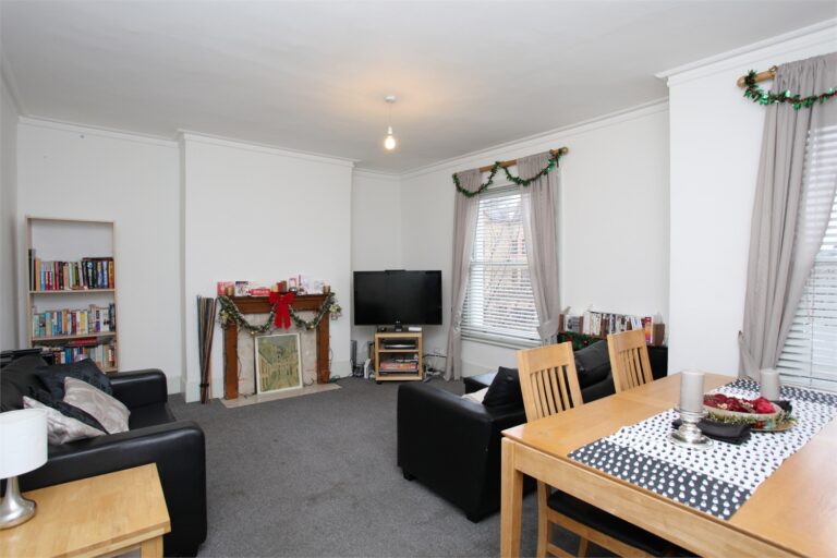 images of property on Brackenbury Road
