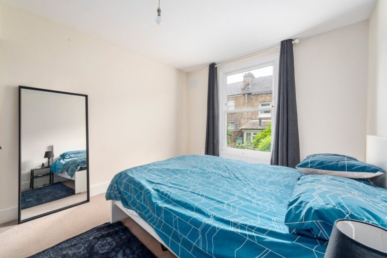 images of property on Brackenbury Road