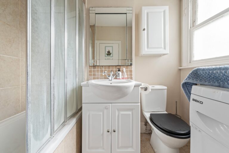 images of property on Brackenbury Road