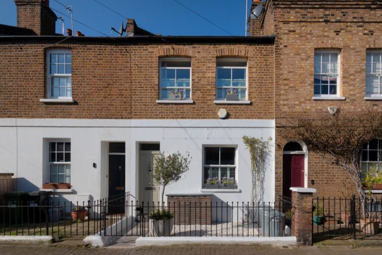 images of property on Cardross Street